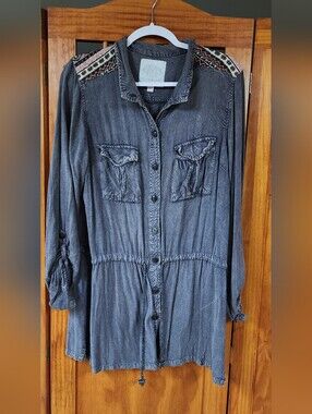 Women's Washed Navy Button-Front Tunic with Embroidered Shoulders